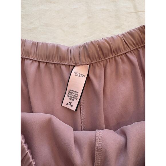 Victoria's Secret Silky Sexy Ruffle Hem Pajama Shorts Size Medium - Picture 2 of 3